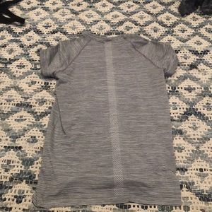 striped size 8 Lululemon swiftly shirt